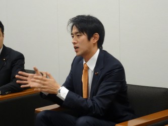 中国若手メディア関係者と意見交換