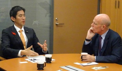 英国MI6元長官と意見交換