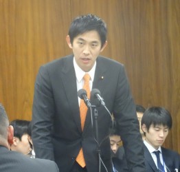 安全保障委員会で答弁に立ちました