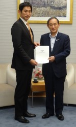 菅官房長官に司法制度調査会提言申入れ