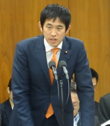 衆議院環境委員会で答弁に立ちました。